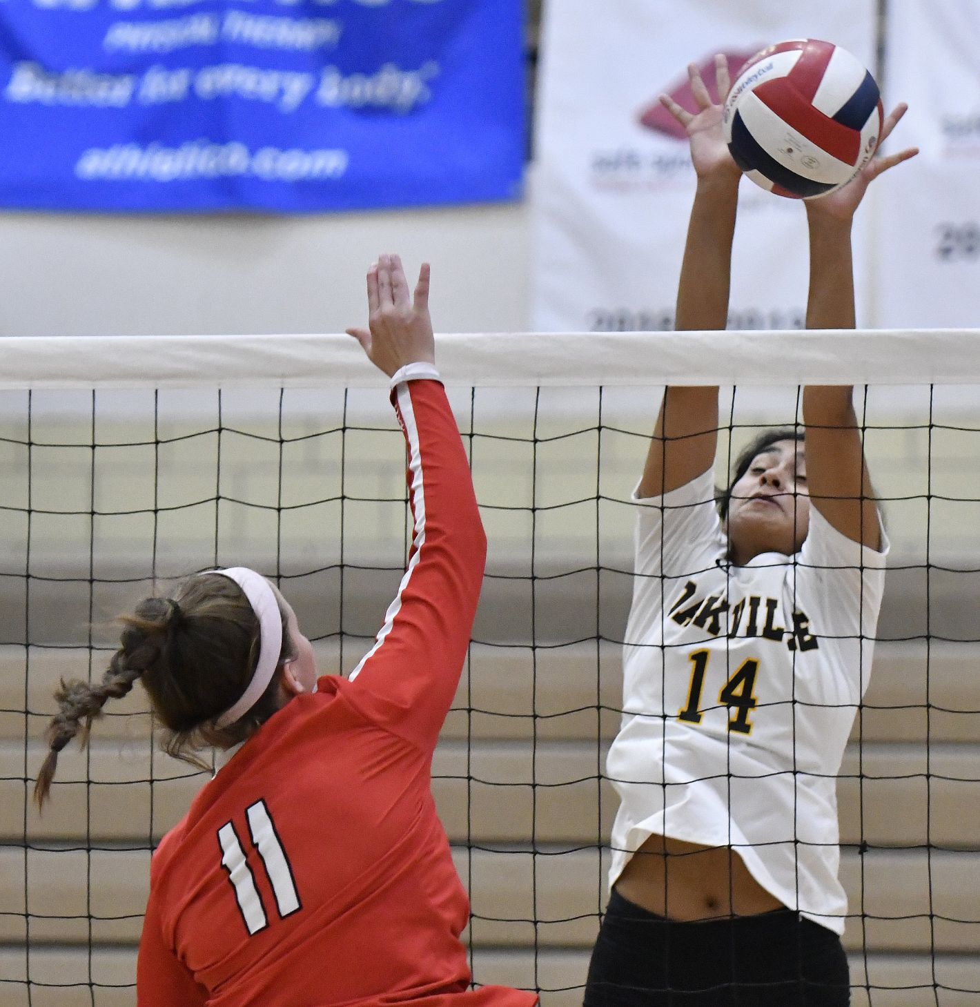 Oakville versus Visitation at Gateway Match Up Volleyball Tournament